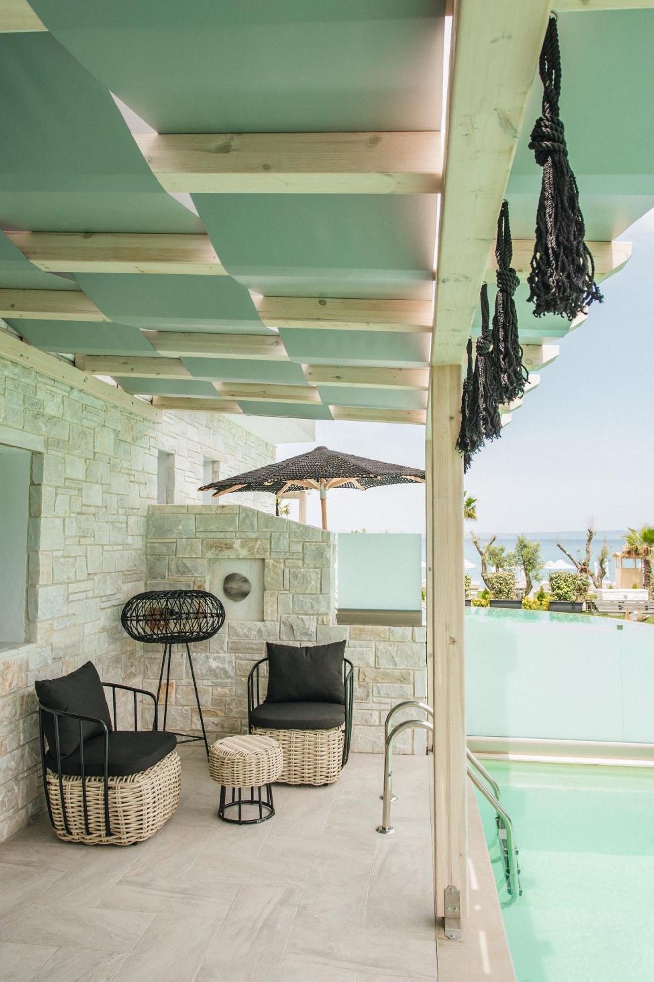 Blue Carpet Luxury Suites Pefkochori Eksteriør bilde