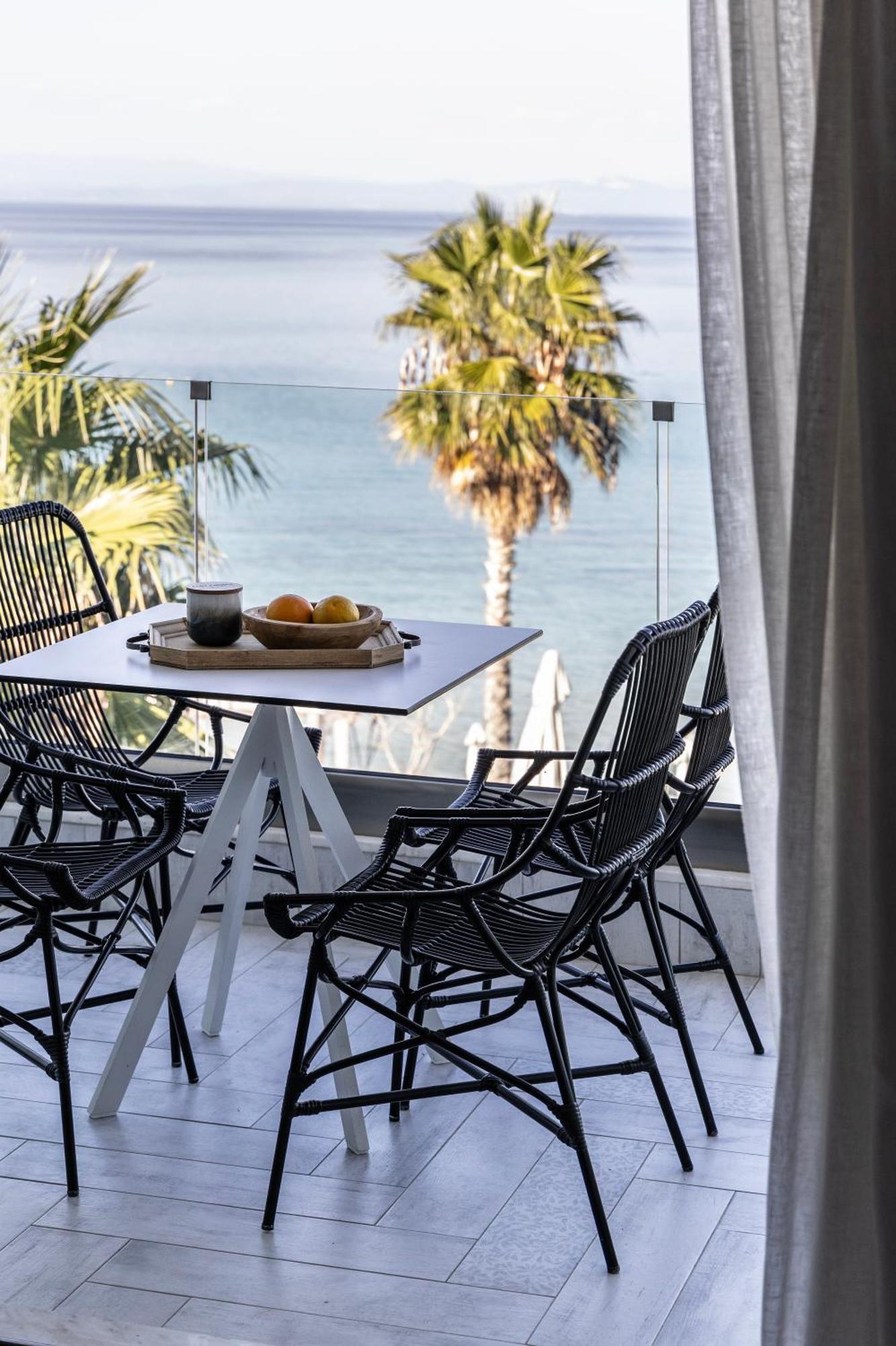 Blue Carpet Luxury Suites Pefkochori Eksteriør bilde